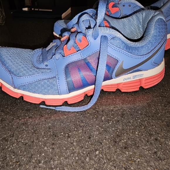 NIKE Dual Fusion woman 8.5 - Picture 12 of 16